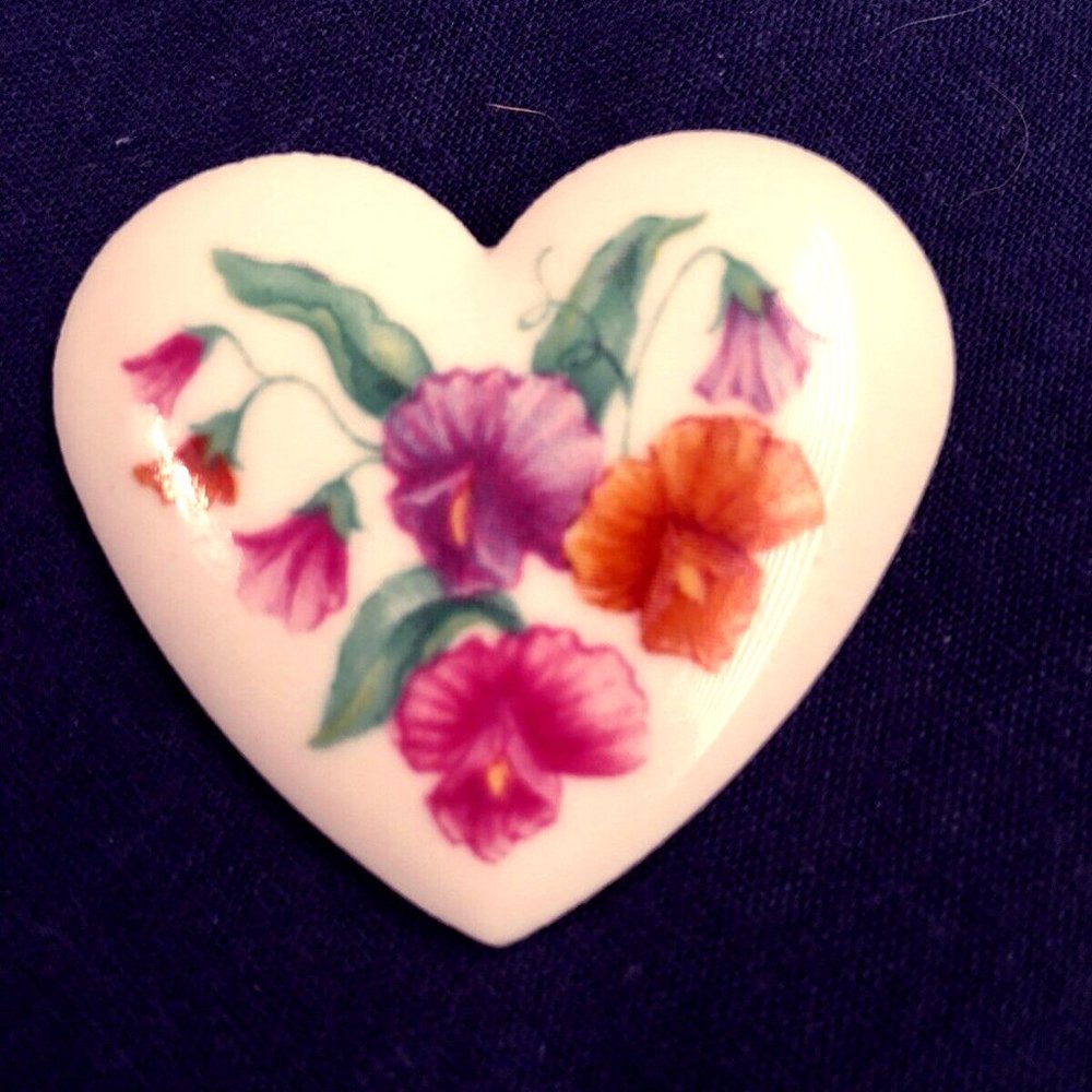 Vintage Avon Ceramic Heart Shaped Flower Pin